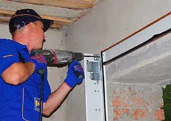 Trust Garage Door Flushing, NY 347-236-3029 - repair-side